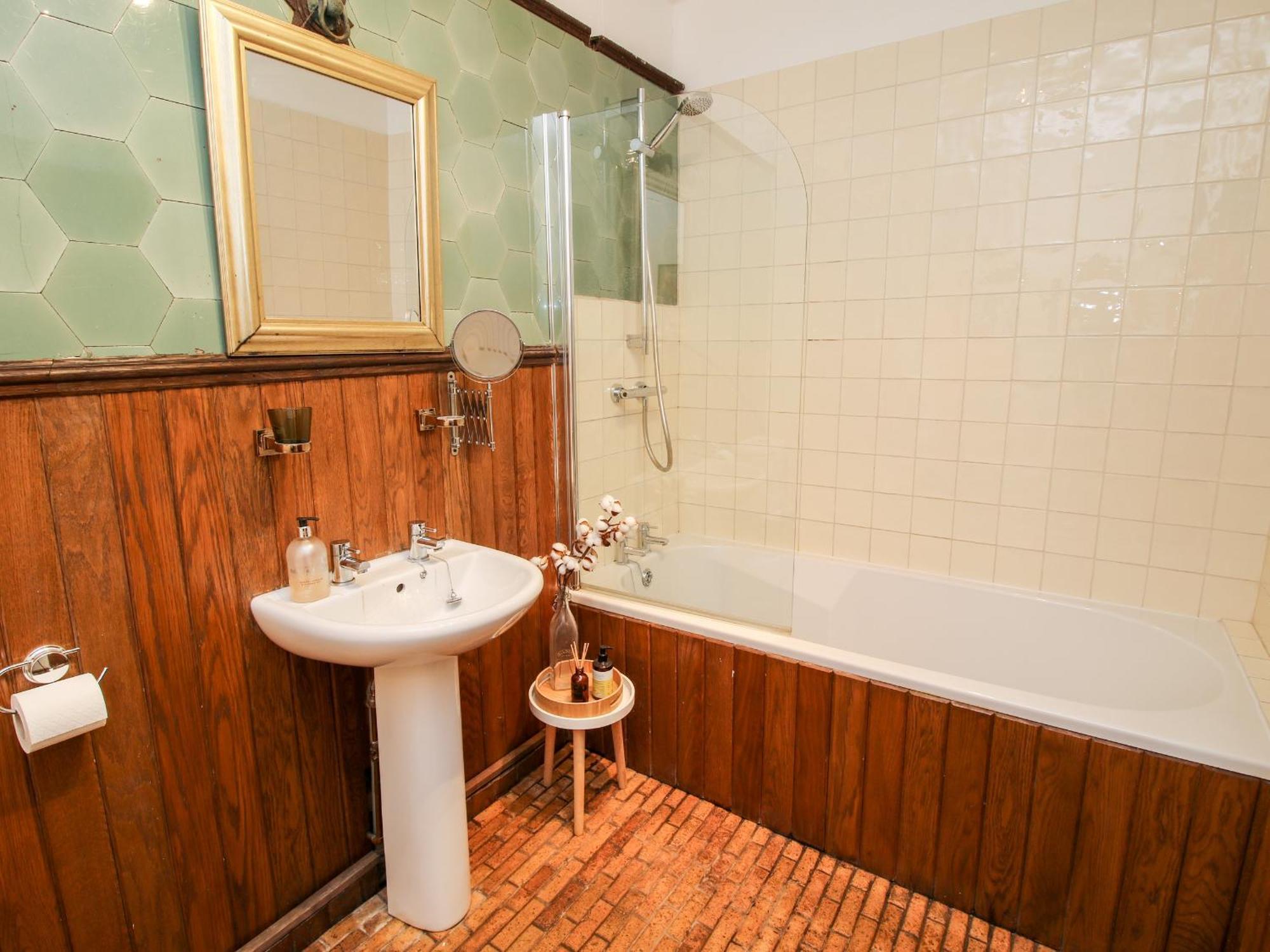 Chetwynd Lodge Stafford Eksteriør billede
