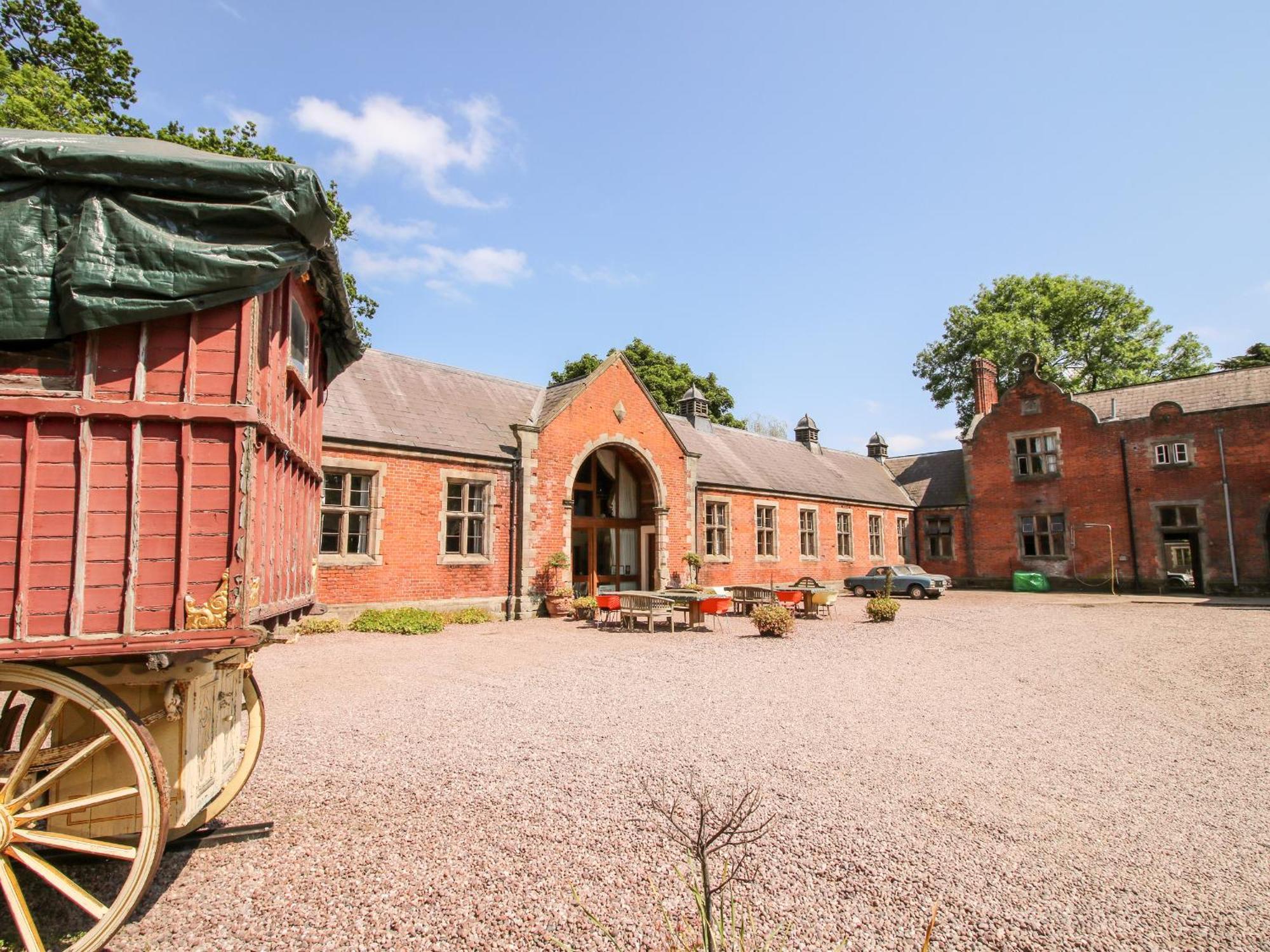 Chetwynd Lodge Stafford Eksteriør billede